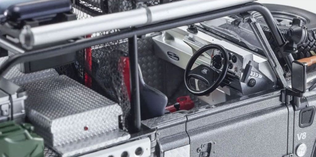 KYOSHO ORIGINAL KSR08903TR 1/18 Land Rover Defender Lara Croft Tomb Raider