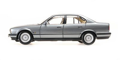 MINICHAMPS 100024008 BMW 535i (E34) – 1988 – GREY