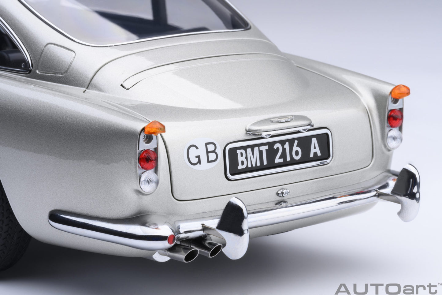 [Pre-order] AUTOart 1/18 Aston Martin DB5 “007 Goldfinger” (Silver) (1022)