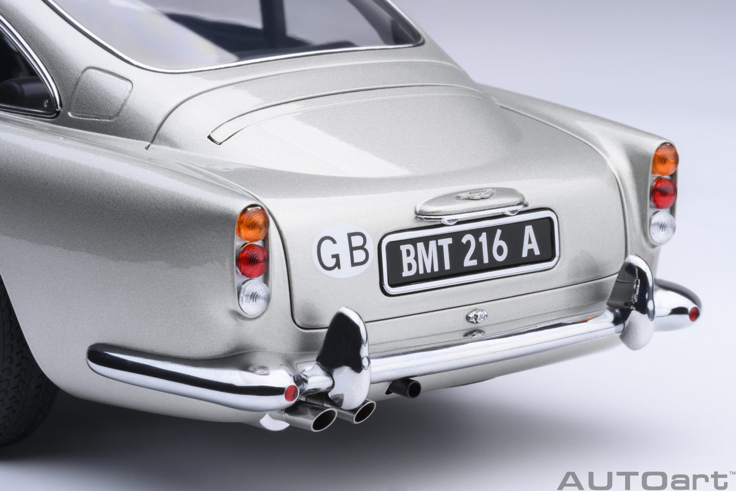 [Pre-order] AUTOart 1/18 Aston Martin DB5 “007 Goldfinger” (Silver) (1022)