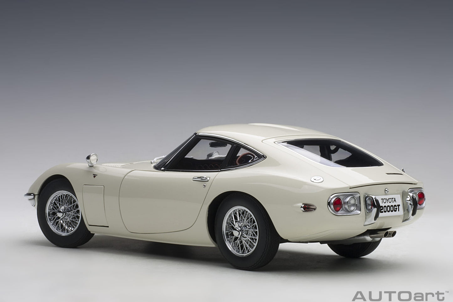 78754 Toyota 2000GT (White with metal wire spoke wheels)