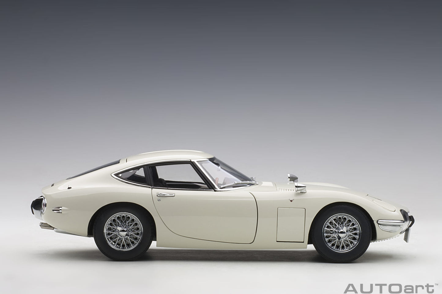 78754 Toyota 2000GT (White with metal wire spoke wheels)