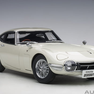 78754 Toyota 2000GT (White with metal wire spoke wheels)