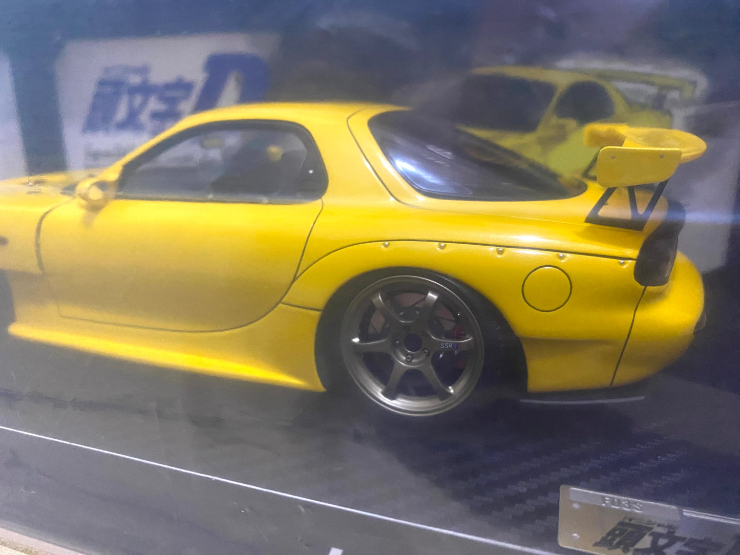 ignition model IG2868 1/18 INITIAL D Mazda RX-7 (FD3S) Yellow Keisuke Takahashi